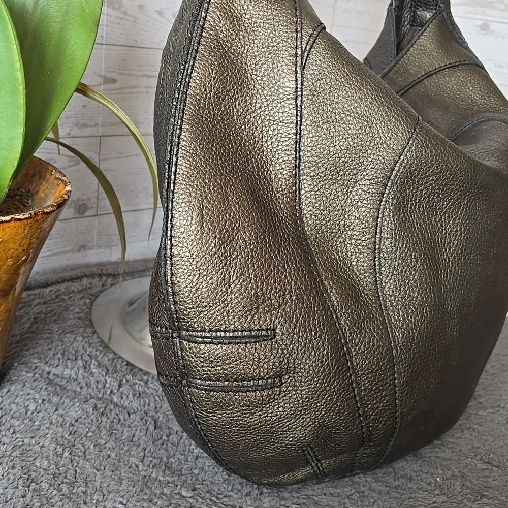 Banana Republic Metallic Leather Hobo Bag - Picture 3 of 8